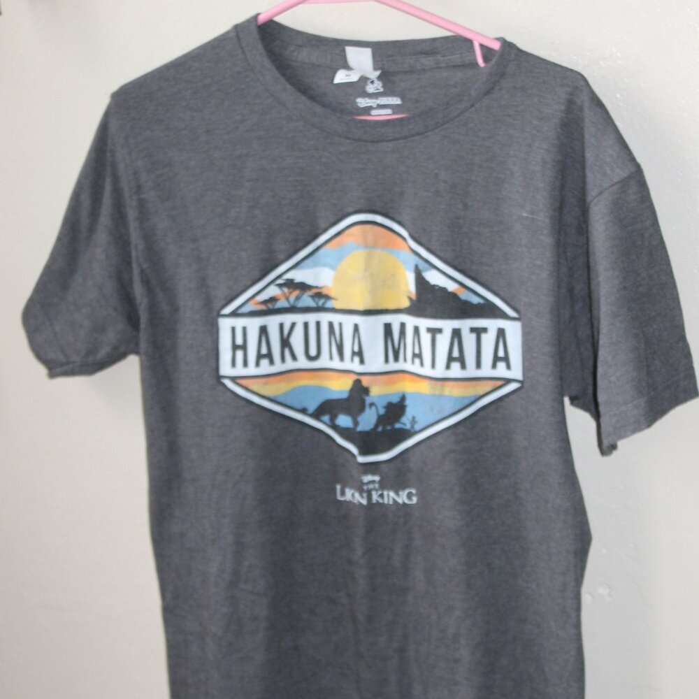 Disney The Lion King “Hakuna Matata” T-Shirt Gray MEN Size M